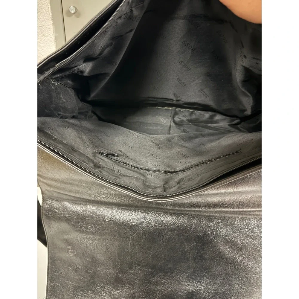 Hugo Boss Black Leather Messenger Bag Laptop Briefcase NWT Flaw Lining